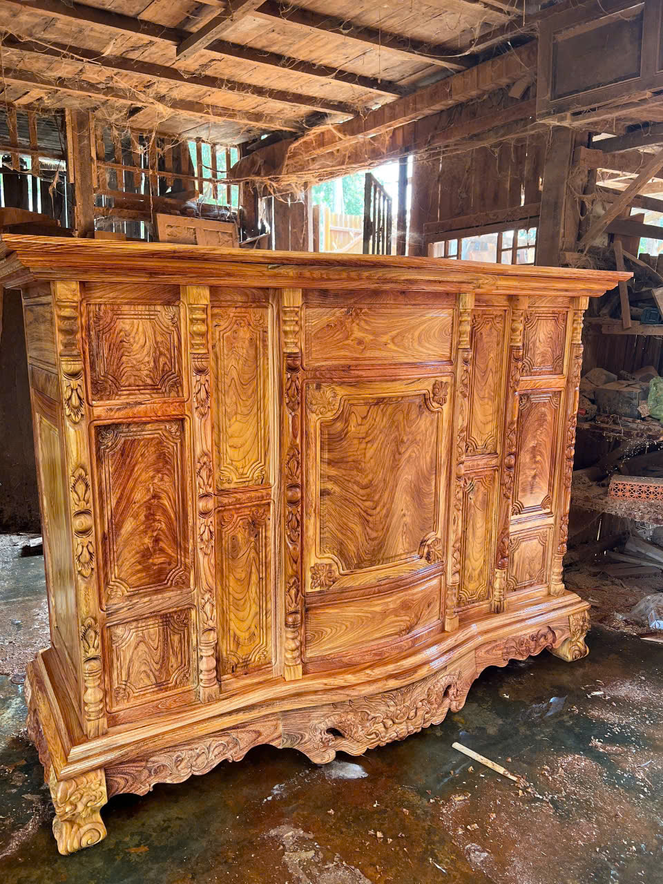 Top 3 Công Ty Sản Xuất Gỗ Nội Thất Bàn Thờ Gia Tiên Uy Tín Tại Thủ Đức